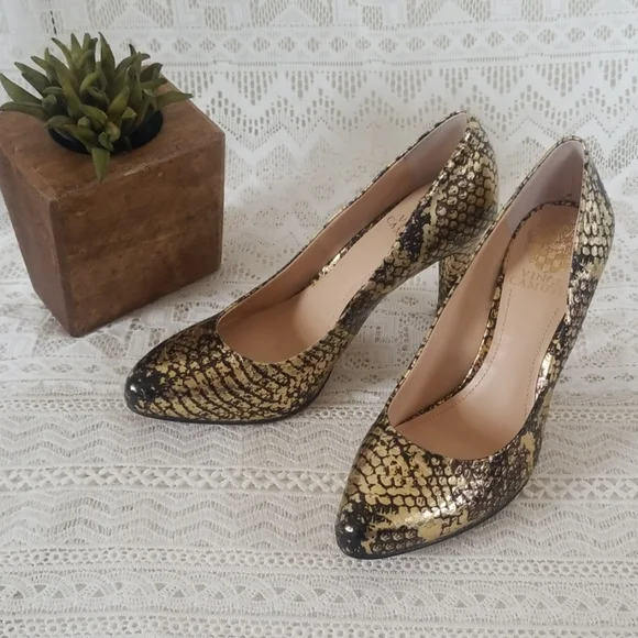 Vince camuto deals kain pump